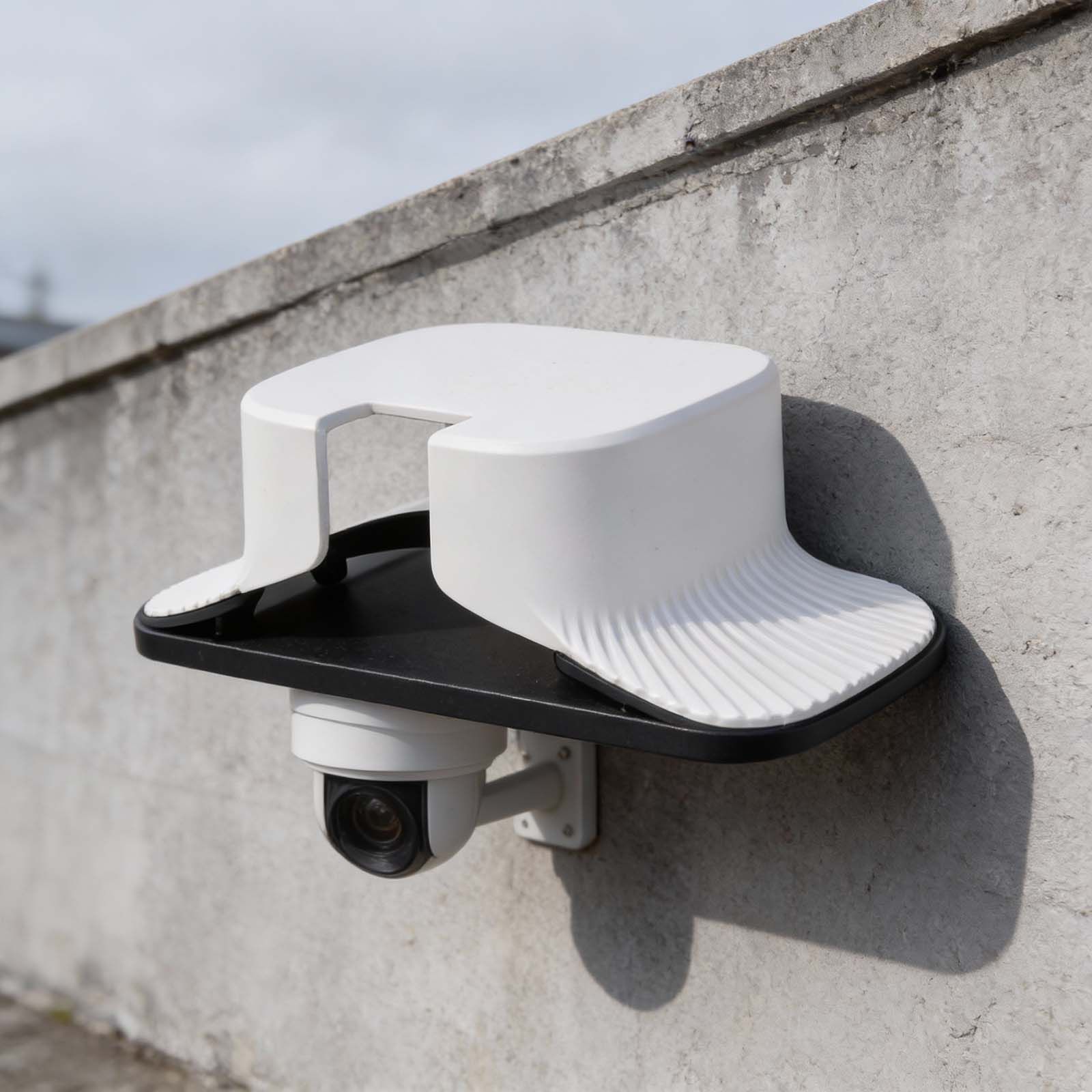 غطاء حماية مقاوم للعوامل الجوي - مراجعة Home Security Eufy وسعره